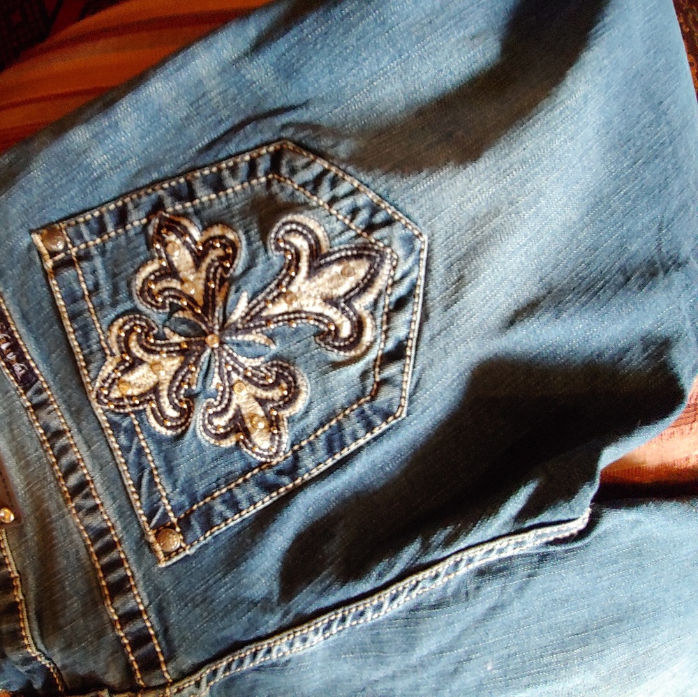 Trinty Ranch High Design Jeans - Picture 6 of 7